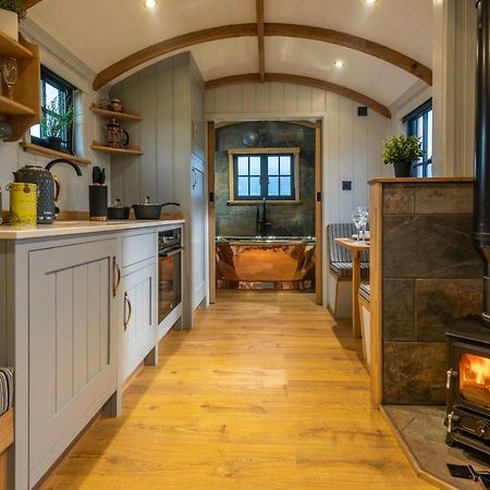Monkwood Shepherds Hut - Ockeridge Rural Retreats Worcester Exteriér fotografie