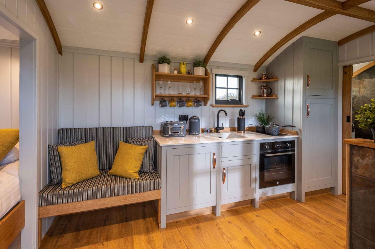 Monkwood Shepherds Hut - Ockeridge Rural Retreats Worcester Exteriér fotografie