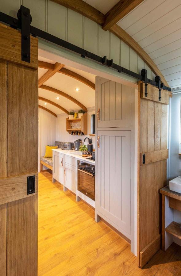Monkwood Shepherds Hut - Ockeridge Rural Retreats Worcester Exteriér fotografie
