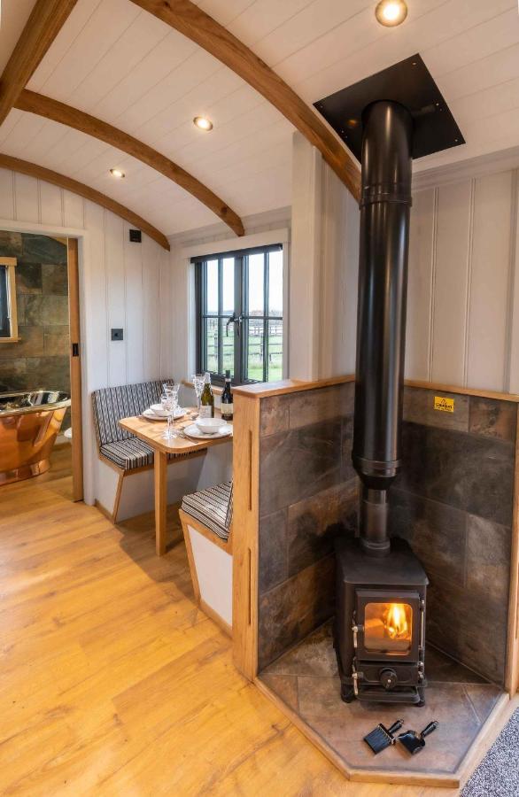 Monkwood Shepherds Hut - Ockeridge Rural Retreats Worcester Exteriér fotografie