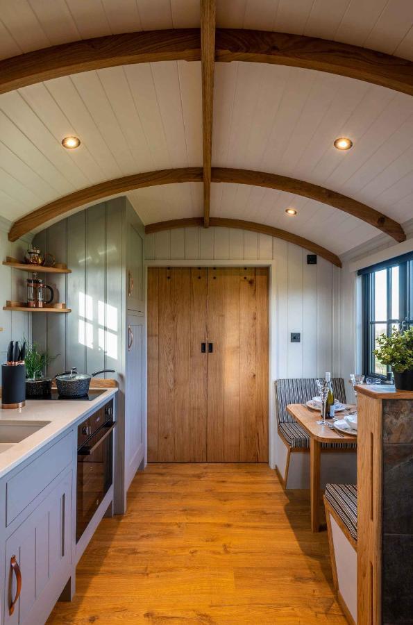Monkwood Shepherds Hut - Ockeridge Rural Retreats Worcester Exteriér fotografie