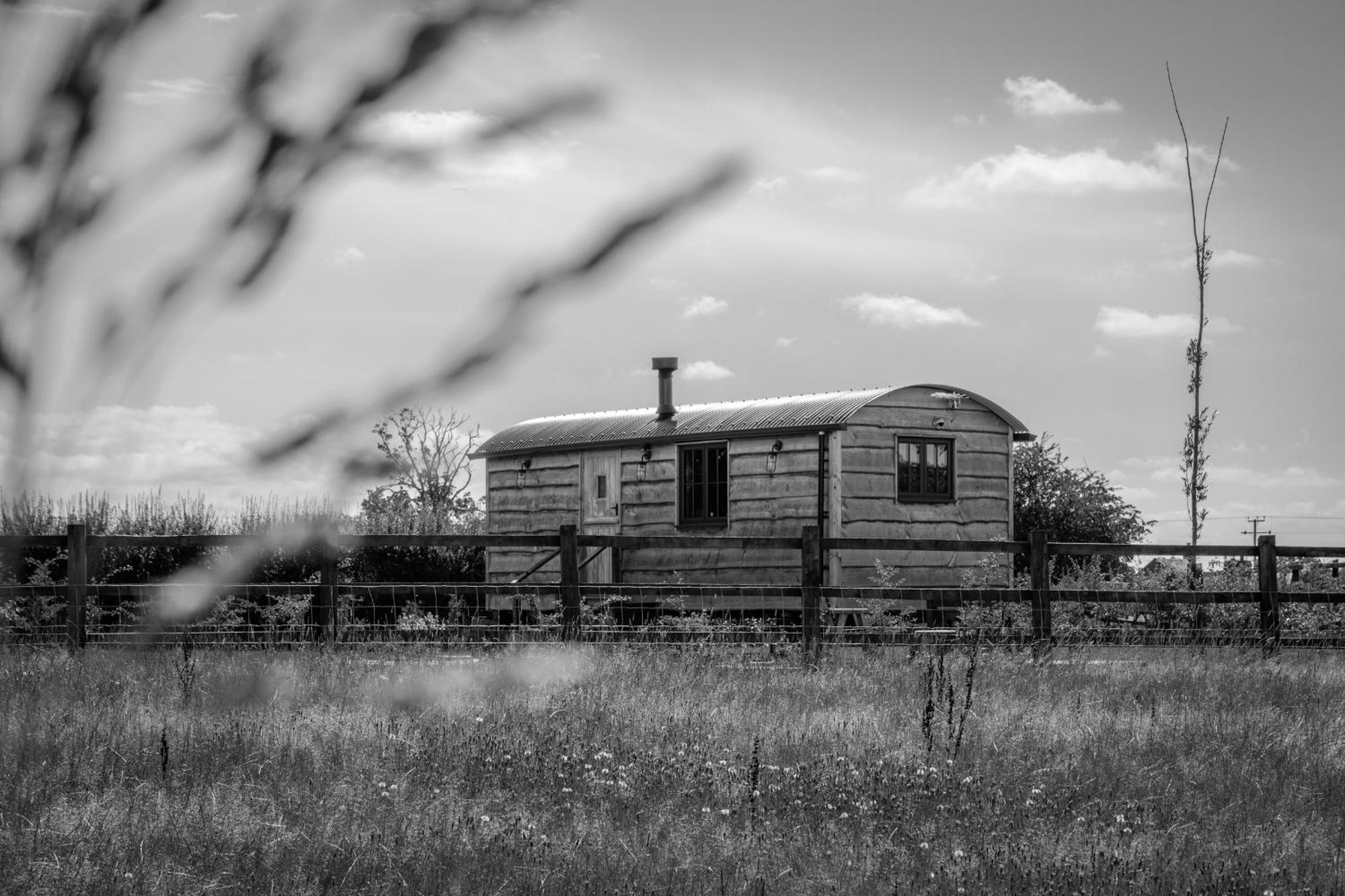 Monkwood Shepherds Hut - Ockeridge Rural Retreats Worcester Exteriér fotografie